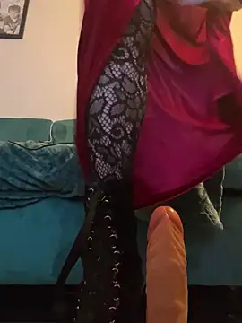 Snapshot of Sissy_Ambre chatting on 03.02.25 Sissy Ambre online show from 03.02.25