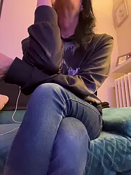 Snapshot of Sissy_Ambre chatting on 03.17.25 Sissy Ambre online show from 03.17.25