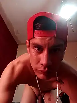 Snapshot of chicovergudo27 chatting on 12.29.24 chicovergudo27 online show from 12.29.24