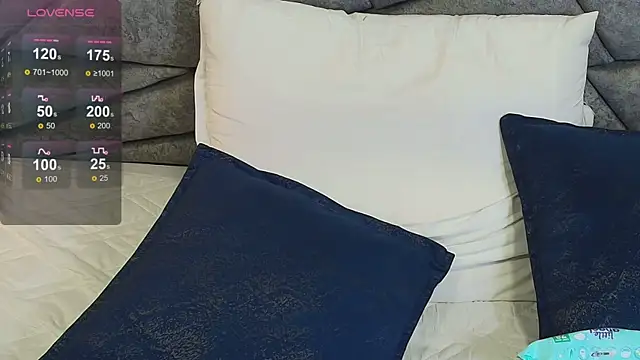 Snapshot of emmars_ chatting on 03.22.25 emmars online show from 03.22.25