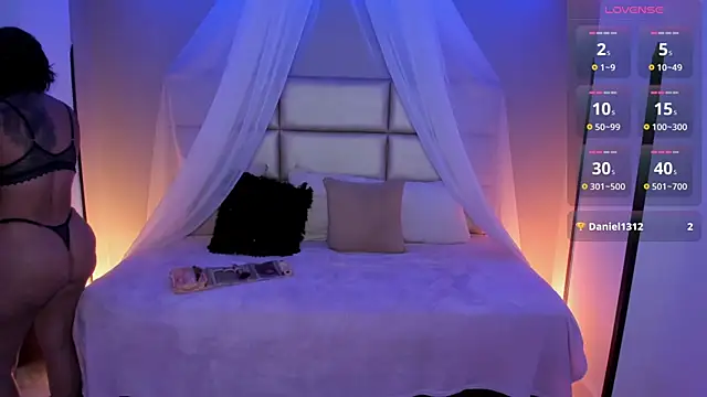 Snapshot of kristen_kassi chatting on 10.15.25 kristen kassi online show from 10.15.25