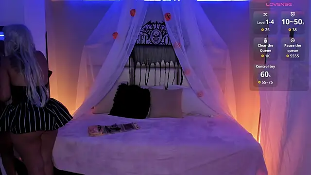 Snapshot of kristen_kassi chatting on 10.31.25 kristen kassi online show from 10.31.25