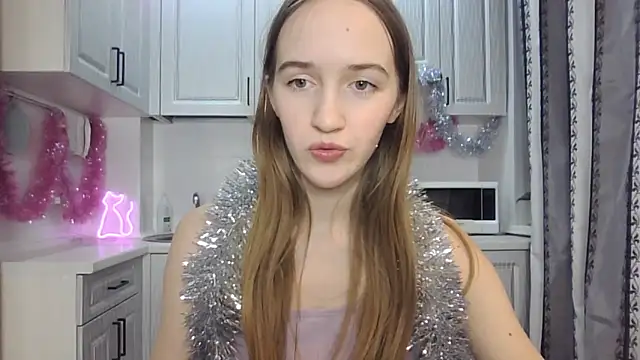 leslie my lovee online show from 12.16.24