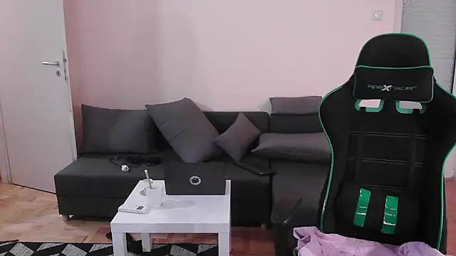 Snapshot of DickStaza chatting on 10.01.25 DickStaza online show from 10.01.25