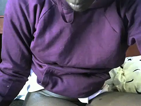 Snapshot of Cute_ninah chatting on 10.13.25 Cute ninah online show from 10.13.25