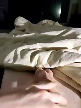 Snapshot of Anonym_Teen chatting on 12.17.24 Anonym Teen online show from 12.17.24