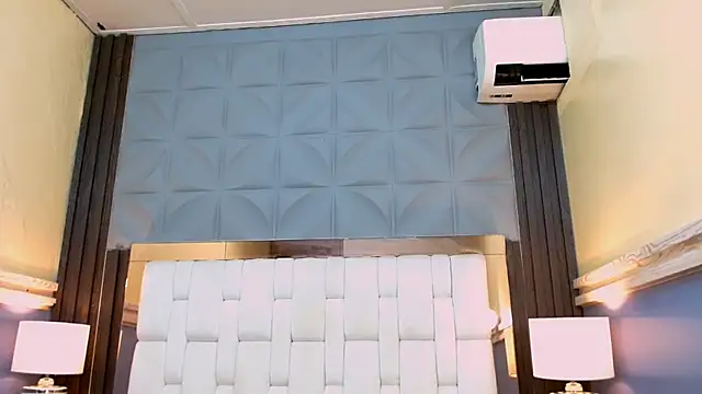 Nicole Ramires online show from 10.21.25