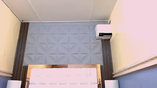 Nicole Ramires online show from 10.23.25