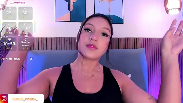 NicolleeEvanss online show from 02.10.26