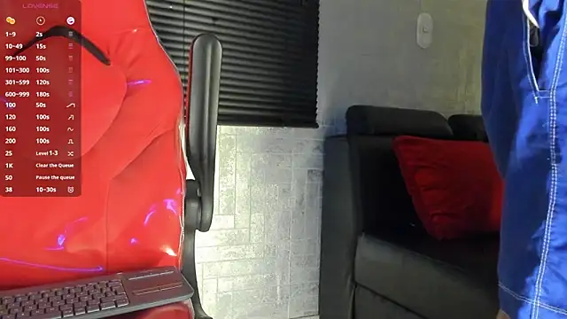 Lil Curved online show from 10.17.25