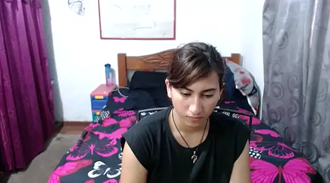 LadyMilk003 online show from 12.04.24