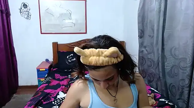 LadyMilk003 online show from 01.04.25