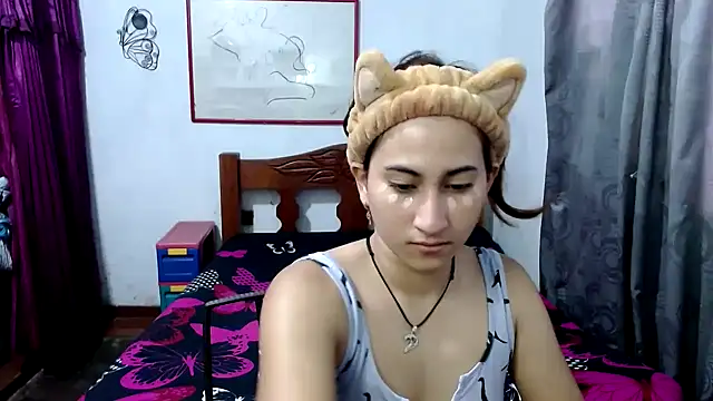 LadyMilk003 online show from 09.13.25