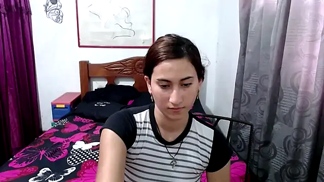 LadyMilk003 online show from 10.17.25