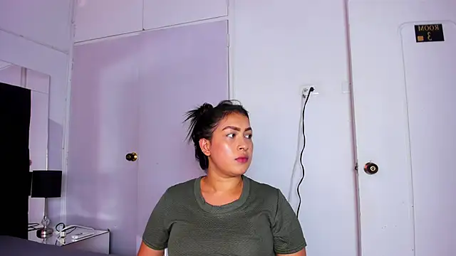 Miaa Garcia online show from 03.22.25