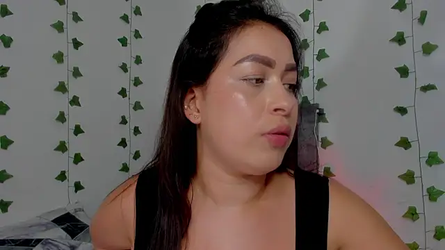 Snapshot of Miaa_Garcia chatting on 04.29.26 Miaa Garcia online show from 04.29.26