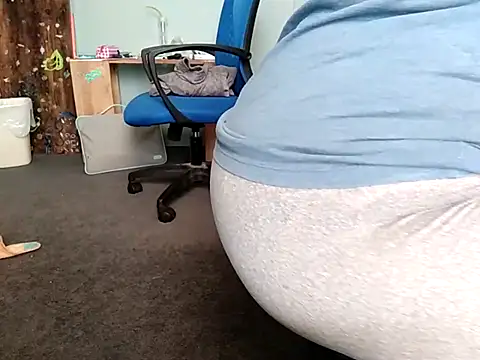 missthickness35 Pika online show from 10.26.25