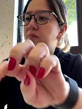 Snapshot of amooraaamoon chatting on 09.26.25 amooraaamoon online show from 09.26.25