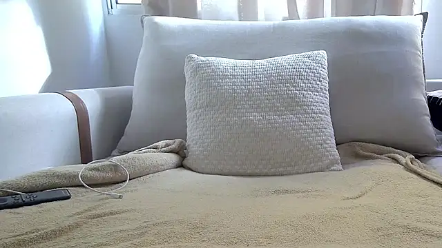 Snapshot of amooraaamoon chatting on 09.27.25 amooraaamoon online show from 09.27.25