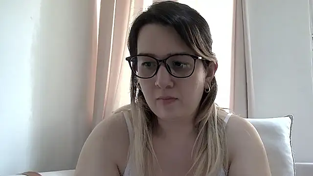 Snapshot of amooraaamoon chatting on 11.01.25 amooraaamoon online show from 11.01.25