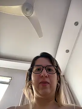 Snapshot of amooraaamoon chatting on 11.03.25 amooraaamoon online show from 11.03.25