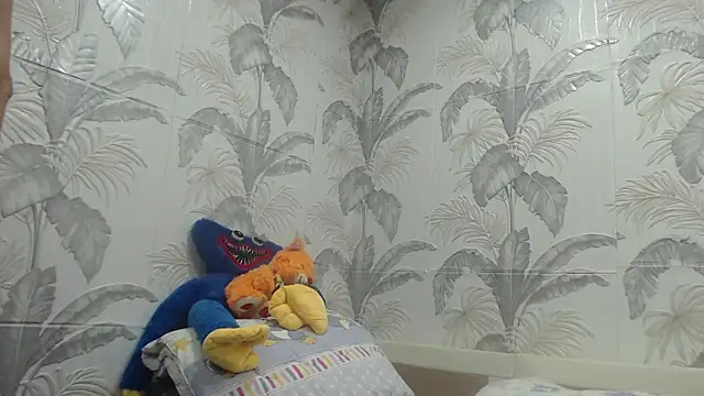 CamDiva113 online show from 12.26.24