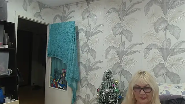 CamDiva113 online show from 01.02.25