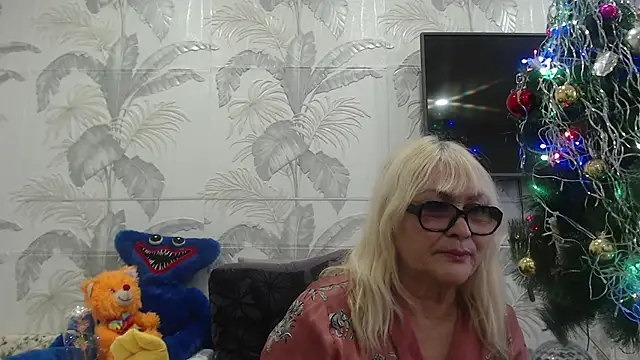 CamDiva113 online show from 01.22.25