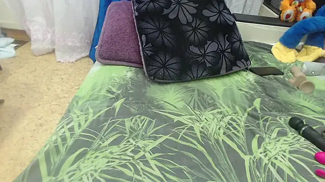 CamDiva113 online show from 09.26.25