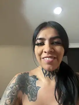 Snapshot of AbbyFtLuna chatting on 11.11.25 AbbyFtLuna online show from 11.11.25