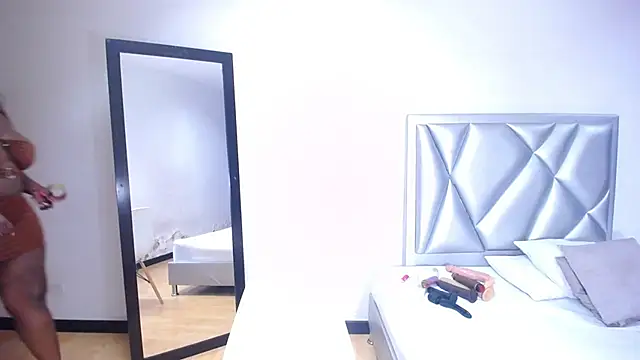 exotic karmella online show from 12.14.24