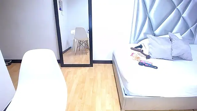 exotic karmella online show from 03.20.25