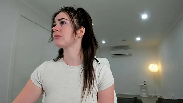 aus queen online show from 10.26.25