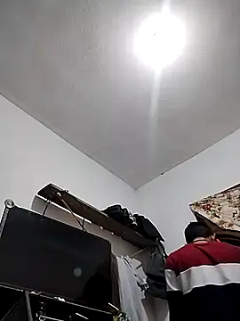 Flaquito pitudo online show from 12.21.24