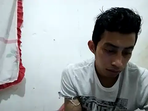 Flaquito pitudo online show from 03.18.25