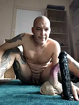 Snapshot of Psykoanal@xh chatting on 11.02.25 Psykoanalxh online show from 11.02.25