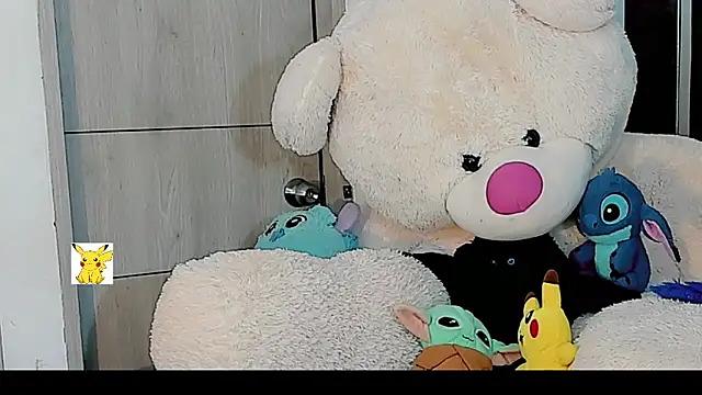 Snapshot of honey_skin chatting on 12.28.24 honey skin online show from 12.28.24