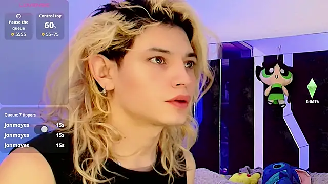 Snapshot of honey_skin chatting on 10.04.25 honey skin online show from 10.04.25