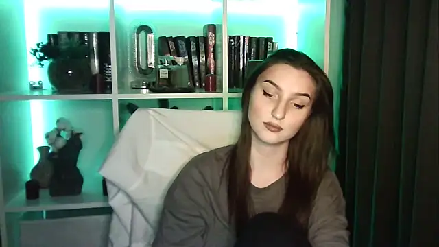 X Alisa online show from 04.05.26