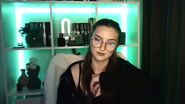 X Alisa online show from 04.18.26