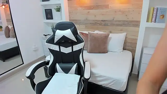 candy summer28 online show from 11.10.25