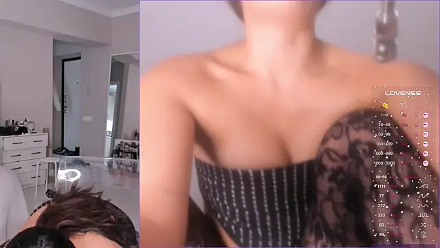 Snapshot of jane_sui chatting on 10.03.25 jane sui online show from 10.03.25