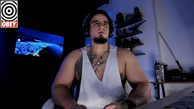 Snapshot of kingbear777 chatting on 09.27.25 kingbear777 online show from 09.27.25