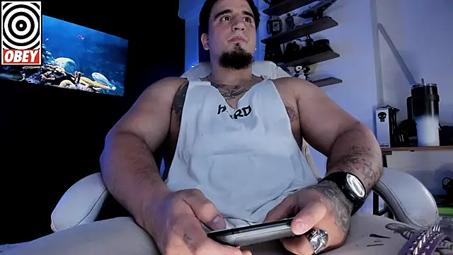 Snapshot of kingbear777 chatting on 09.28.25 kingbear777 online show from 09.28.25