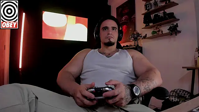 Snapshot of kingbear777 chatting on 11.05.25 kingbear777 online show from 11.05.25