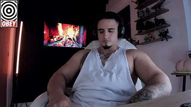 Snapshot of kingbear777 chatting on 11.06.25 kingbear777 online show from 11.06.25