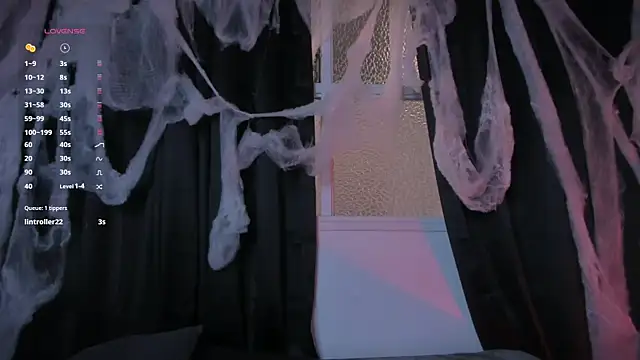 Snapshot of AramJoness chatting on 10.21.25 AramJoness online show from 10.21.25