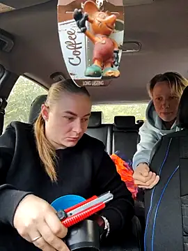 Snapshot of ElenaMaeer chatting on 09.29.25 ElenaMaeer online show from 09.29.25