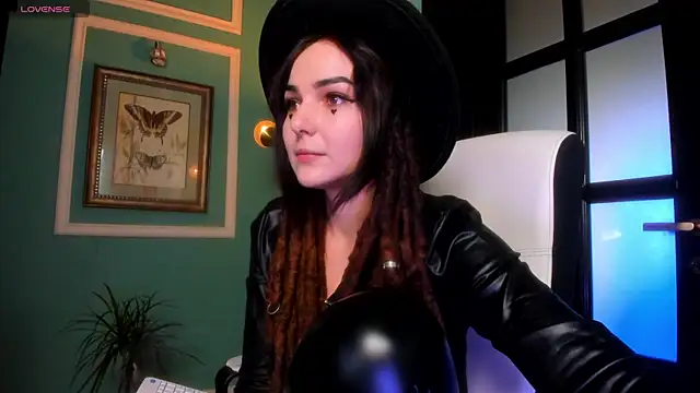 1Munique online show from 11.15.25