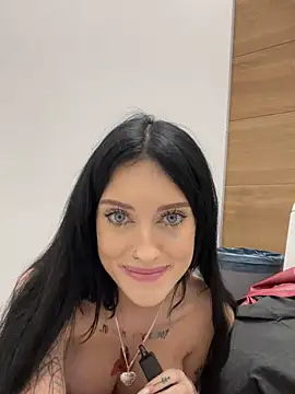 Snapshot of Melissa_crazy chatting on 12.11.24 Melissa crazy online show from 12.11.24